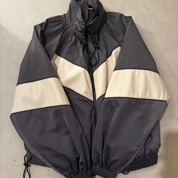 아더에러 멤 점퍼 초판 a2 그레이