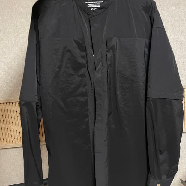 White mountaineering blk 셔츠 