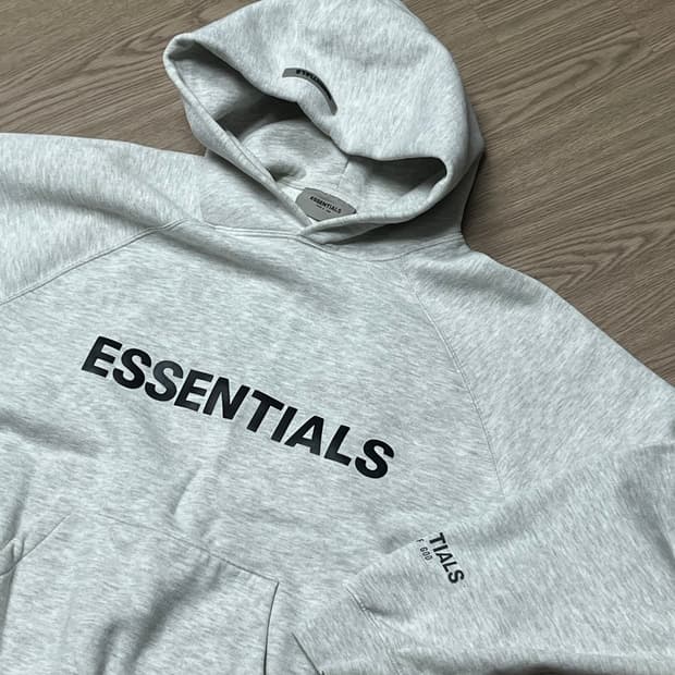 피어오브갓 에센셜 3d 맨투맨 오트밀 다크헤더