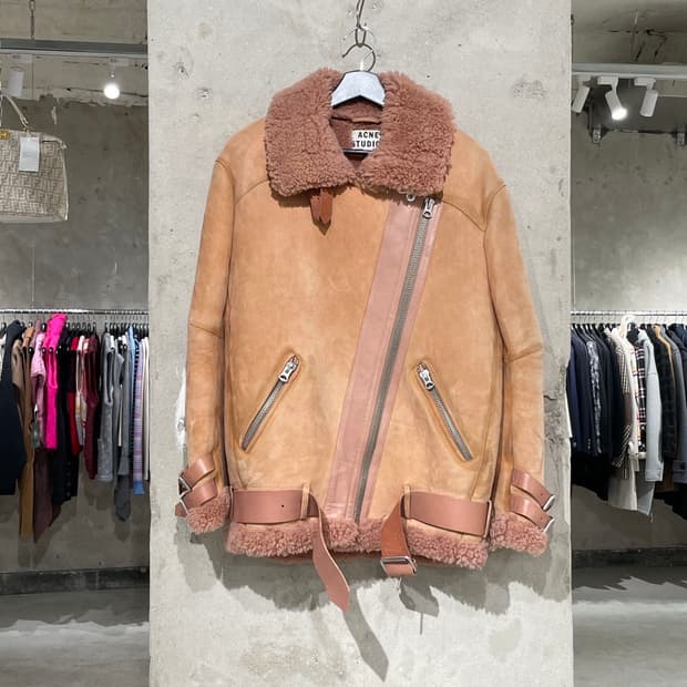 아크네 스튜디오 인카나딘 벨로시테 램 시어링 무스탕