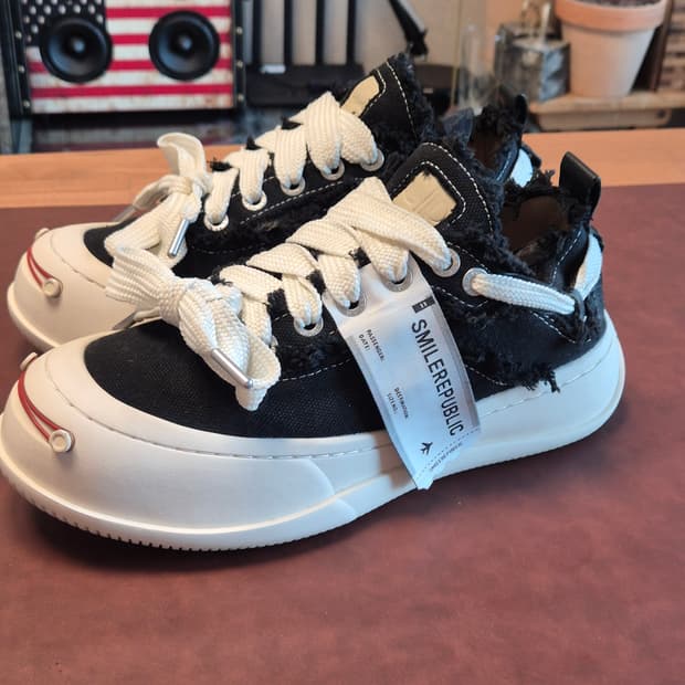 실착용1회 250(41) 스마일리퍼블릭 블랙 화이트 검흰