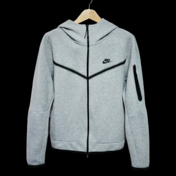 남성 정가15만 나이키 테크팩 상의 트레이닝복 러닝복 런닝복