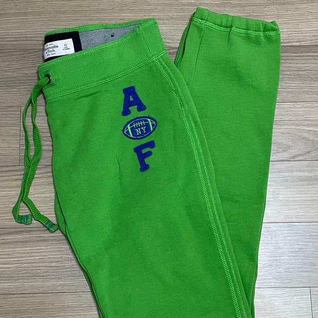 아베크롬비 연두 트레이닝 팬츠