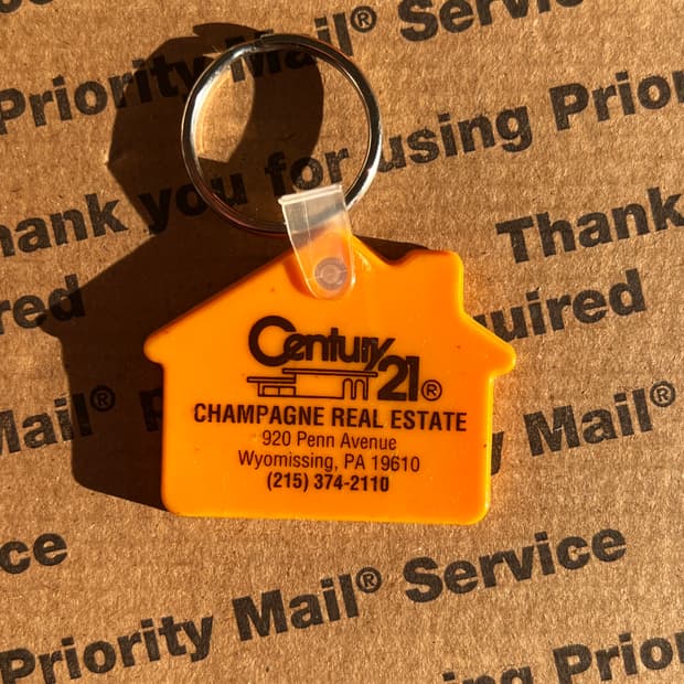 90s vtg Century 21 House Keyring