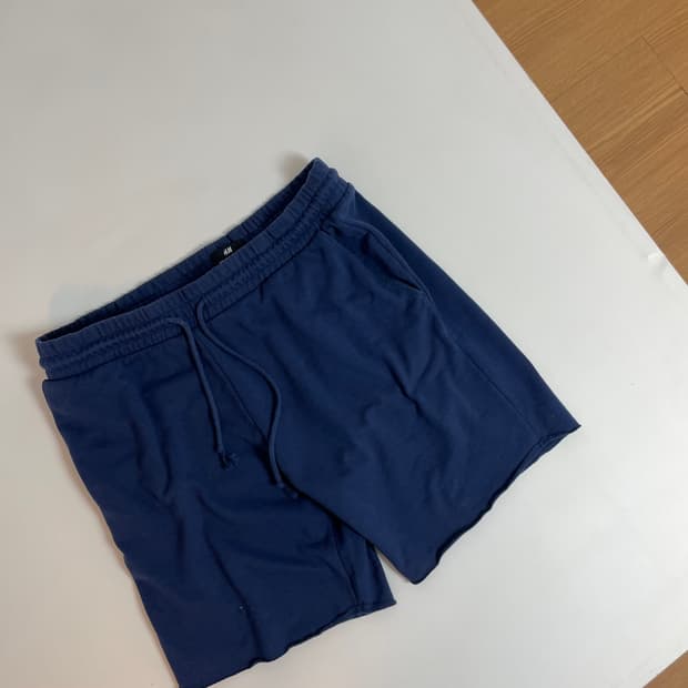 H&M 네이비 쇼츠 