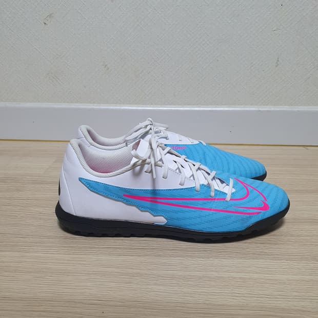 나이키 팬텀 GX 풋살화 280