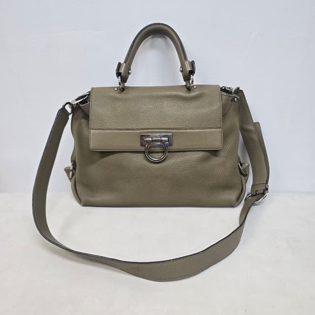 페레가모 정품 간치니 소피아 숄더백