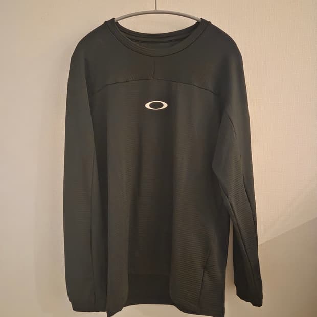 (XL)오클리 LS GRID CREW 롱슬리브 판매합니다.
