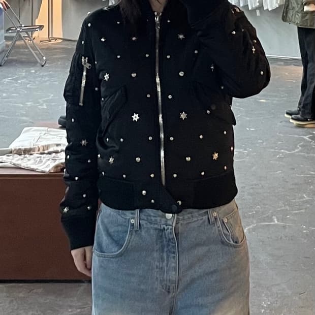 산드로 스터드 블랙포켓 봄버자켓 H1480