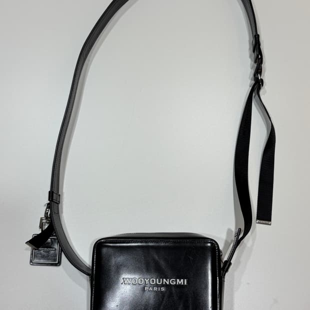 우영미 스퀘어 미니백 블랙