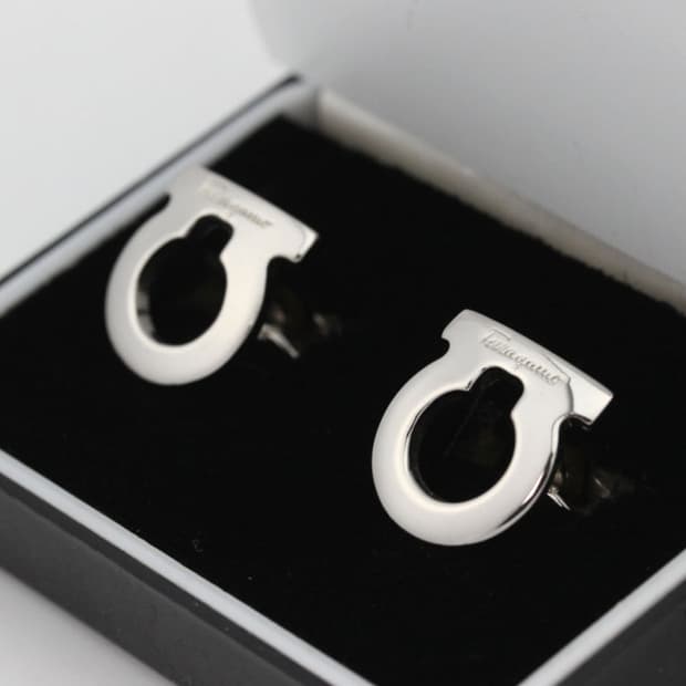 페라가모 A-등급 간치니 유광 남자 명품 커프스