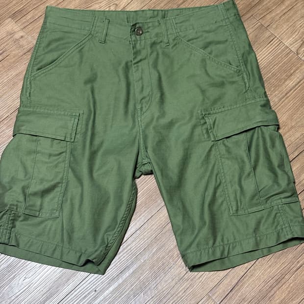 리바이스 올리브오일 카고 반바지