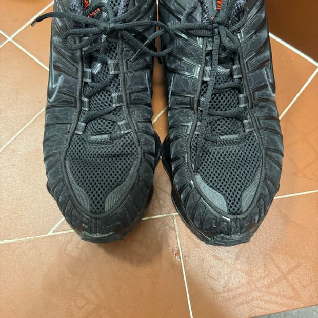 나이키 샥스 TL 블랙 앤 맥스 오렌지 280