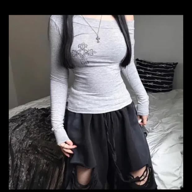 원숄더 긴팔티셔츠