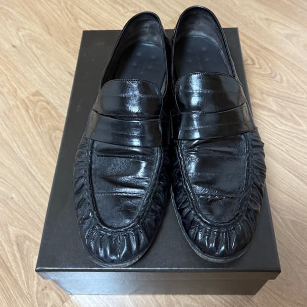 더로우 eel soft loafer 43.5사이즈
The row