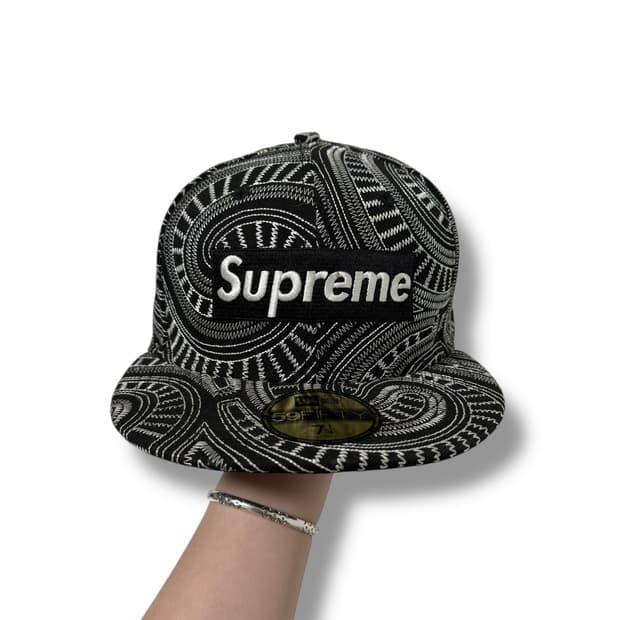 뉴에라 슈프림 콜라보 캡