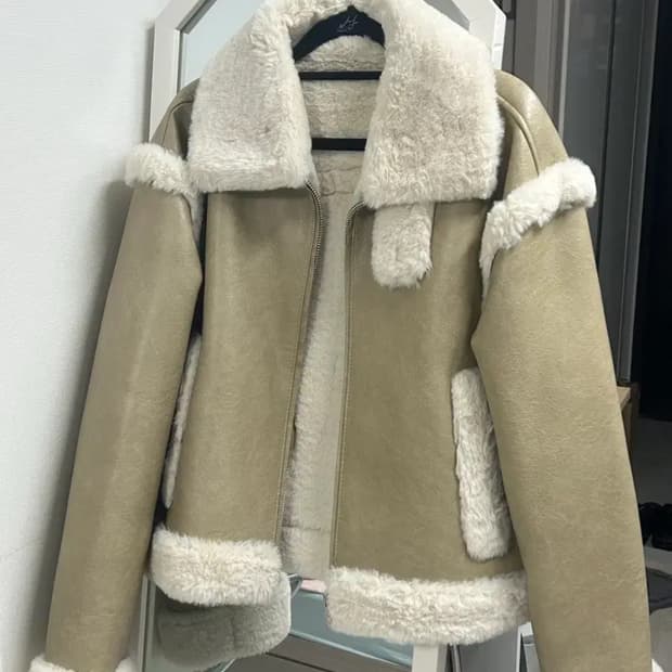 스페로네 크롭 시어링 무스탕 자켓