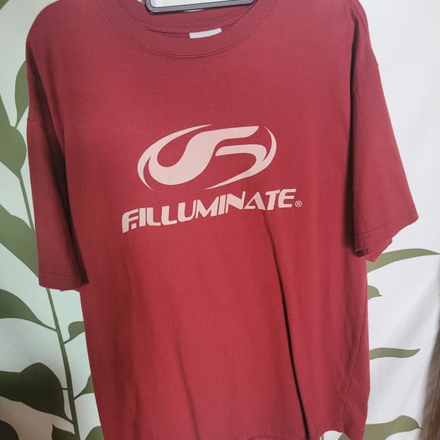 필루미네이트 레드 반팔