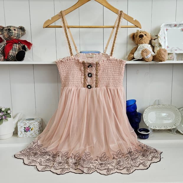 axes femme(엑시즈팜) 로즈 자수 튤 뷔스티에 튜닉