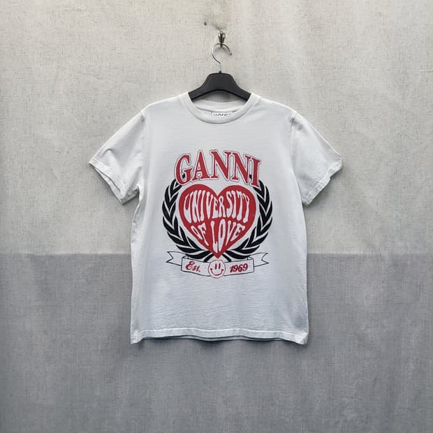 GANNI 화이트 하트 반팔티