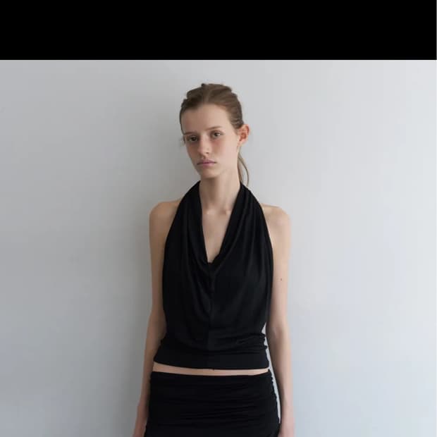 오버듀플레어 드레이프 홀터탑 DRAPED HALTER TOP BLACK
