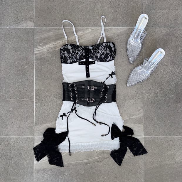 Black floral laceup buckled corset belt