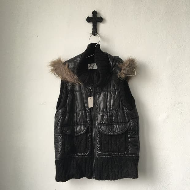 Fake fur hood high neck vest