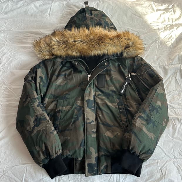 더쿠플스 카모 울프죠 패딩 퍼 후드