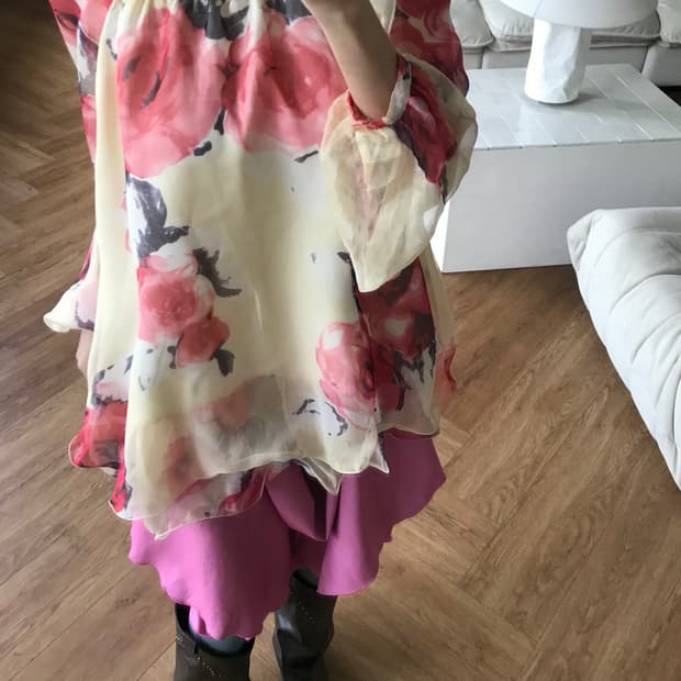 vintage off-shoulder pattern blouse