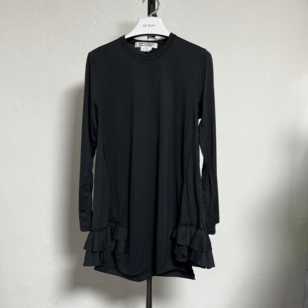 새상품 19aw 꼼데가르송 꼼데가르송 사이드 프릴 폴리 티셔츠 s