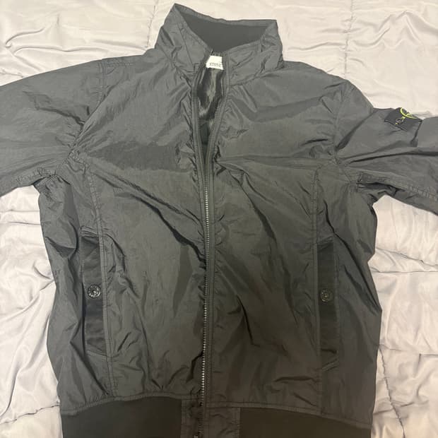 스톤 아일랜드 4100037 크링클랩스 R-NY 윈드 레지스턴트 자켓 블