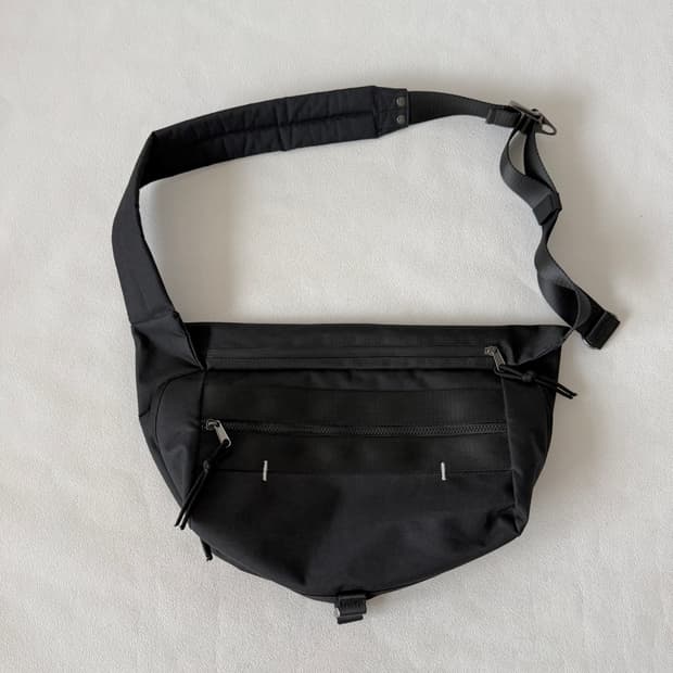 메종미네드(MAISON MINED) 메신져백