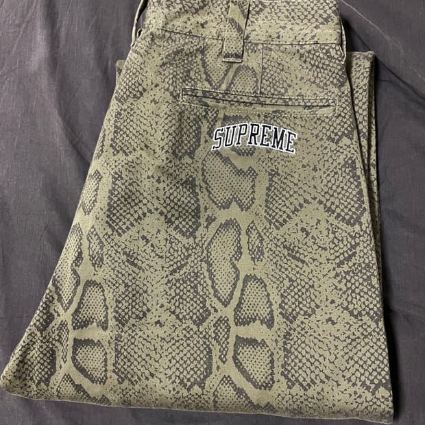 [30] Supreme Snake Print Chino Pant