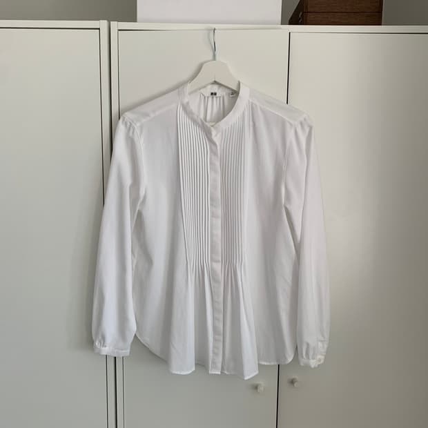 UNIQLO 화이트 핀턱 셔츠