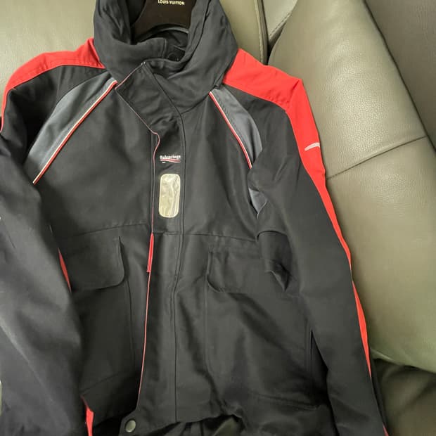 발렌시아가 쉘파카 브레드