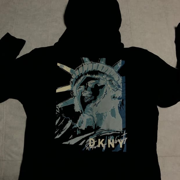 DKNY Jeans 자유의 여신상 그래픽 후드