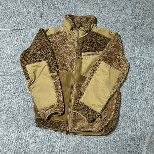 유니클로 엔지니어드가먼츠 후리스 미디움