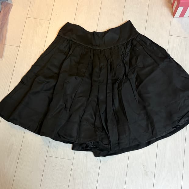 제시뉴욕 블랙 플리츠 스커트