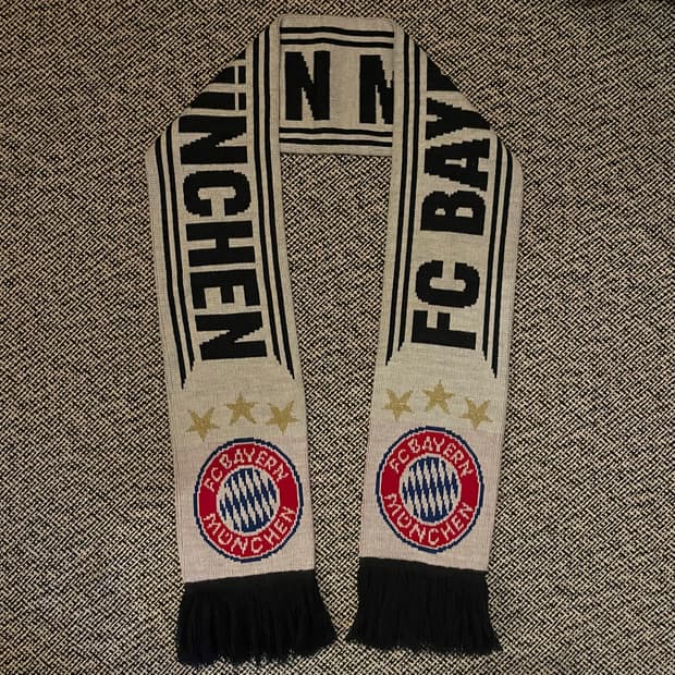 vintage FC Bayern Munich football scarf