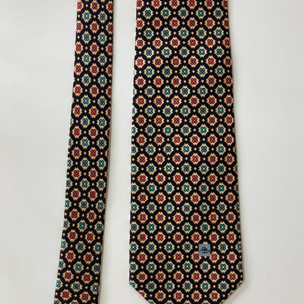 피에르 발망 넥타이