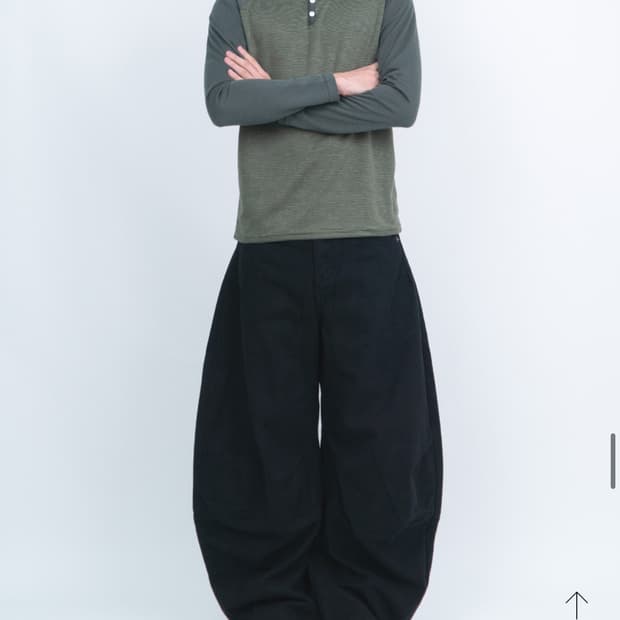 헬름 helm B Curved Pants