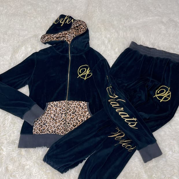 갸루 벨벳 셋업