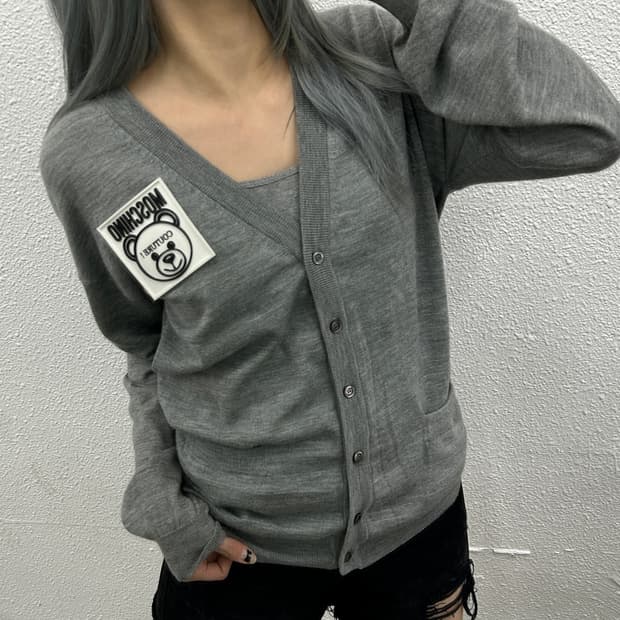 모스키노 곰돌이 패치 그레이 가디건 90 ( 발매가 70만원대 )