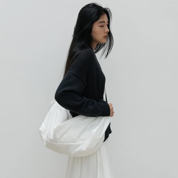 네세서리 light square shoulder bag 숄더백