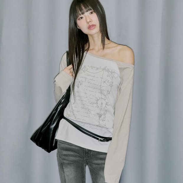 오드스튜디오 크로스 오너먼트 오프숄더 롱슬리브