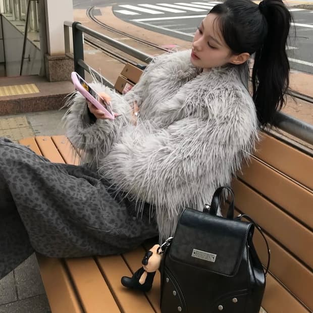 카키포인트 샤기 퍼 자켓 그레이