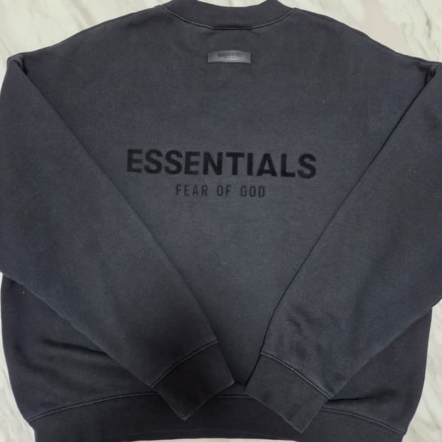 피오갓에센셜 오버핏 크루넥 스웻셔츠