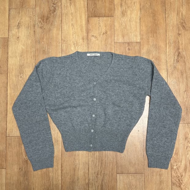 회색 크롭 가디건