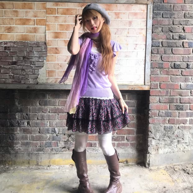 버버리 연보라 프릴 니트 블라우스 잔꽃 하구미 코디세트