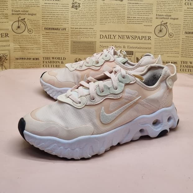 나이키 리액트 아르테미스3 운동화 240